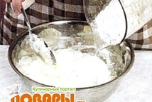 Шаг 1: Растереть масло с сахаром, затем, …