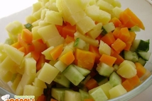 Шаг 2: Смешиваем кукурузную "консерву" с мелко …