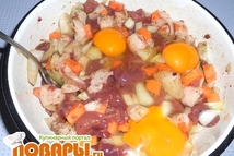 Шаг 1: Печень и сало порезать небольшими …