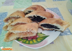 Рецепт: Рулетики с маком и яблоками