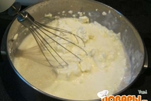 Шаг 7: Добавляем творожный сыр и продолжаем …