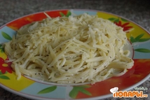 Шаг 7: Выкладываем на тарелку и посыпаем …