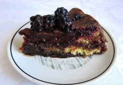 Торт "Ежевика в шоколаде", приготовленный в мультиварке