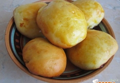 Пирожки с творогом и курагой