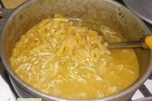 Шаг 4: Когда мясо станет мягким, добавить …