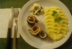 Селедочка на пару с каперсовым соусом