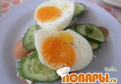 Бутерброды с огурцами и яйцом