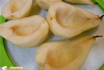 Шаг 1: Мясо мелко режем, добавляем мелко …