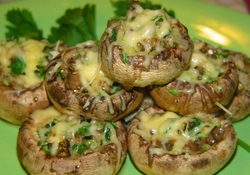Рецепт: Фаршированные шампиньоны