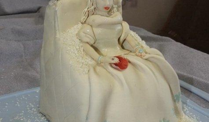 Торт "Снежная королева на троне" от Nadezhda