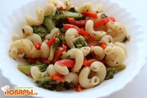 Шаг 6: Смешиваем пасту с тушеными овощами …