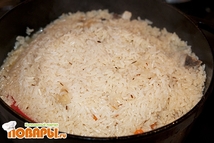 Шаг 15: Как плов приготовится, выключите огонь, …