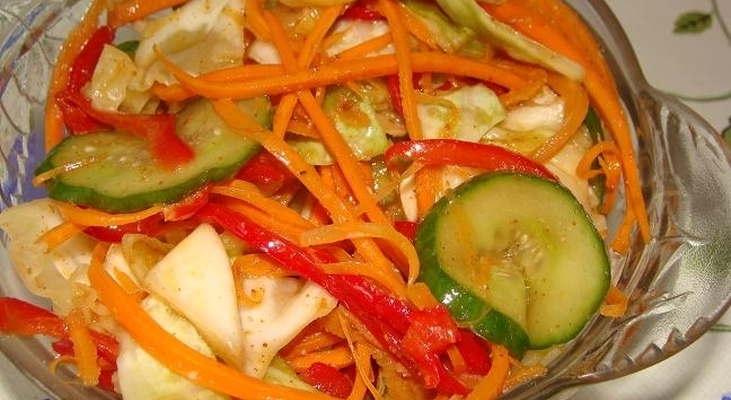 Салат с капустой и огурцами по-корейски