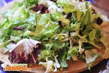 Шаг 1: Ломтики хлеба порежьте на небольшие …