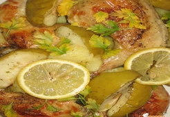 Жаркое с курицей и яблоками