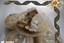 Шаг 2: Добавить изюм, перемешать. Выложить тесто …