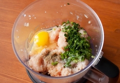 Рисовые шарики с курицей