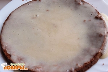 Шаг 8: Торт собирается слоями. Выпеченный корж …