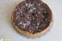 Шаг 9: Накрываем верхним коржом и сверху …