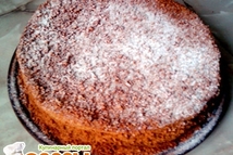 Шаг 5: Смазываем коржи кремом, обмазываем торт. …