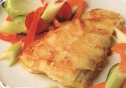 Рецепт: Рыба в "чешуе" из картофеля