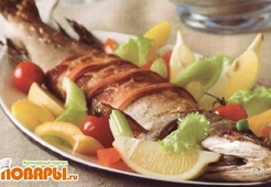 Щука, запеченная на углях