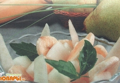 Салат из дыни, груш и банана