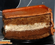 Рецепт: Торт-мусс с грецкими орехами и горьким шоколадом