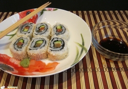 Рецепт: Урамаки (роллы рисом наружу)