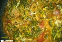 Шаг 3: Отрезаем корешки у стеблей семиз …