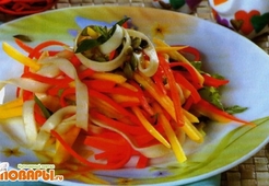 Салат из лапши с манго по-камбоджийски  