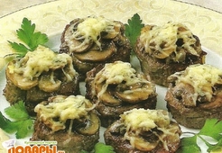 Медальоны из телятины с грибами