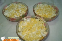 Шаг 4: опять перемазать майонезом, и последний …