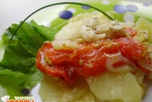 Шаг 3: Достаем, выкладываем на листья салата, …