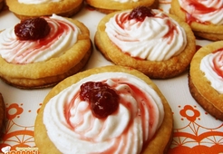 Пирожные с творожным кремом