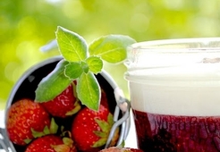 Клубничный конфитюр с кремом из маршмеллоу