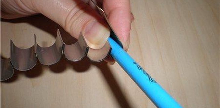 Шаг №6 МК Вырубка для цветов от Ирен