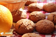 Шаг 2: Отделяем небольшие порции теста, скатываем …