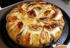 Полупирог из мясного фарша с яйцами