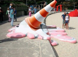 Самое большое мороженое в мире растаяло