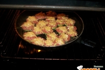 Шаг 6: Блюдо поставьте в хорошо разогретую …