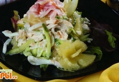 Салат с кальмарами и ананасом по-тайски