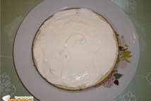 Шаг 3: На тарелку кладём одну половинку …