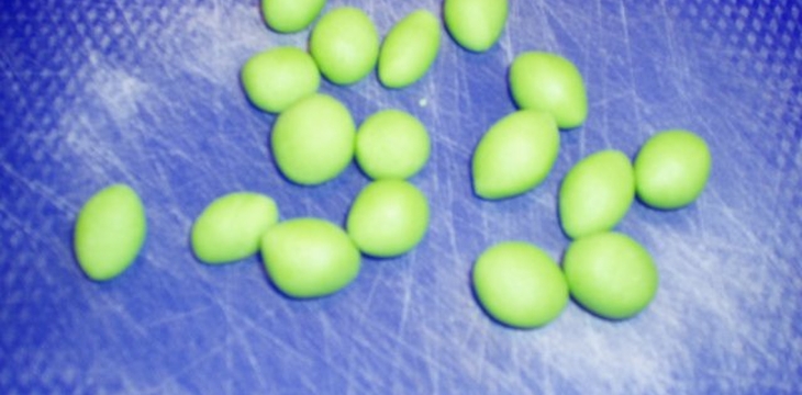 Шаг №3 МК Листочки от Larissa3