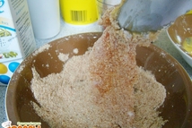 Шаг 3: Затем кусочки обмакнуть в панировочных …