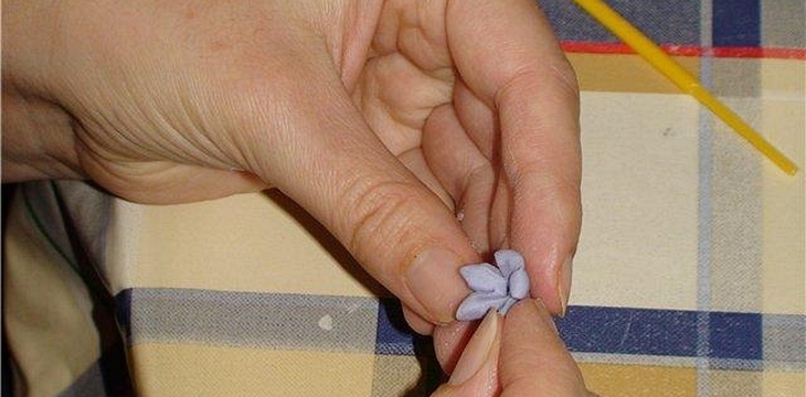 Шаг №17 МК Маленькие цветочки для букетиков от kopusha