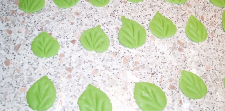 Шаг №8 МК Листочки от Larissa3