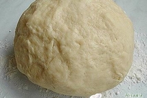 Шаг 2: Замесить крутое тесто.