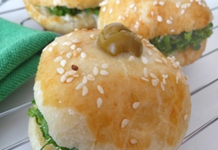 Турецкие булочки с оливками и брынзой