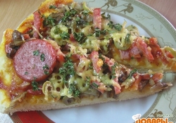 Рецепт: Пицца с колбасой и оливками